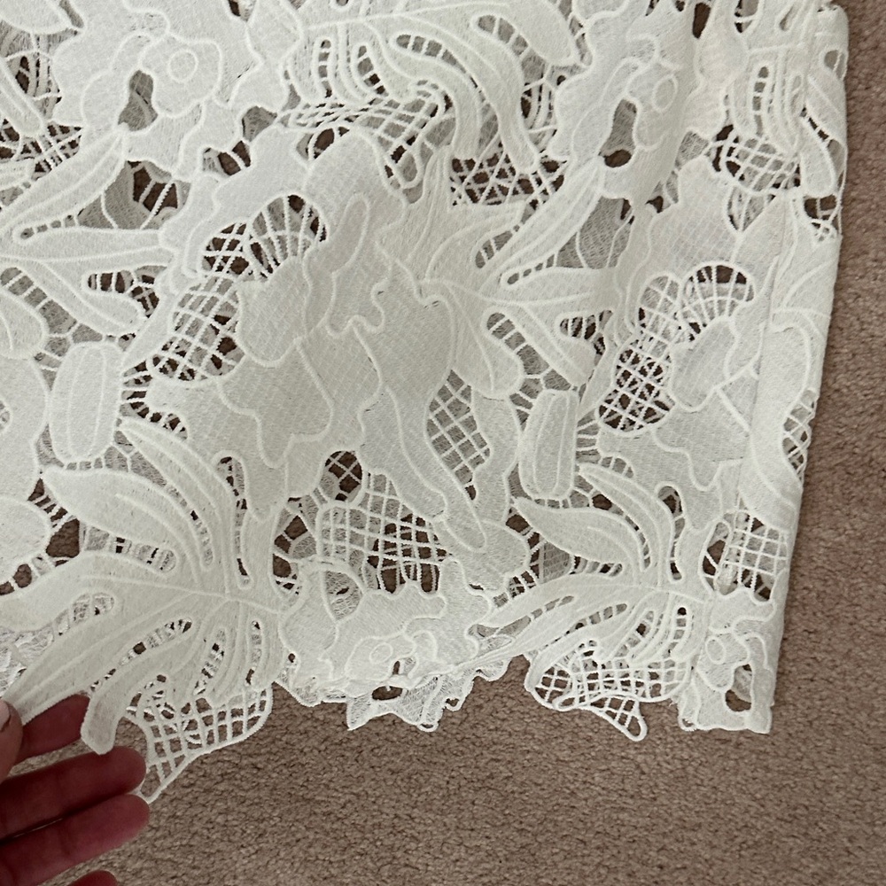 Caution to the Wind Elegant White Lace Sleeveless Top - Picture 5 of 6